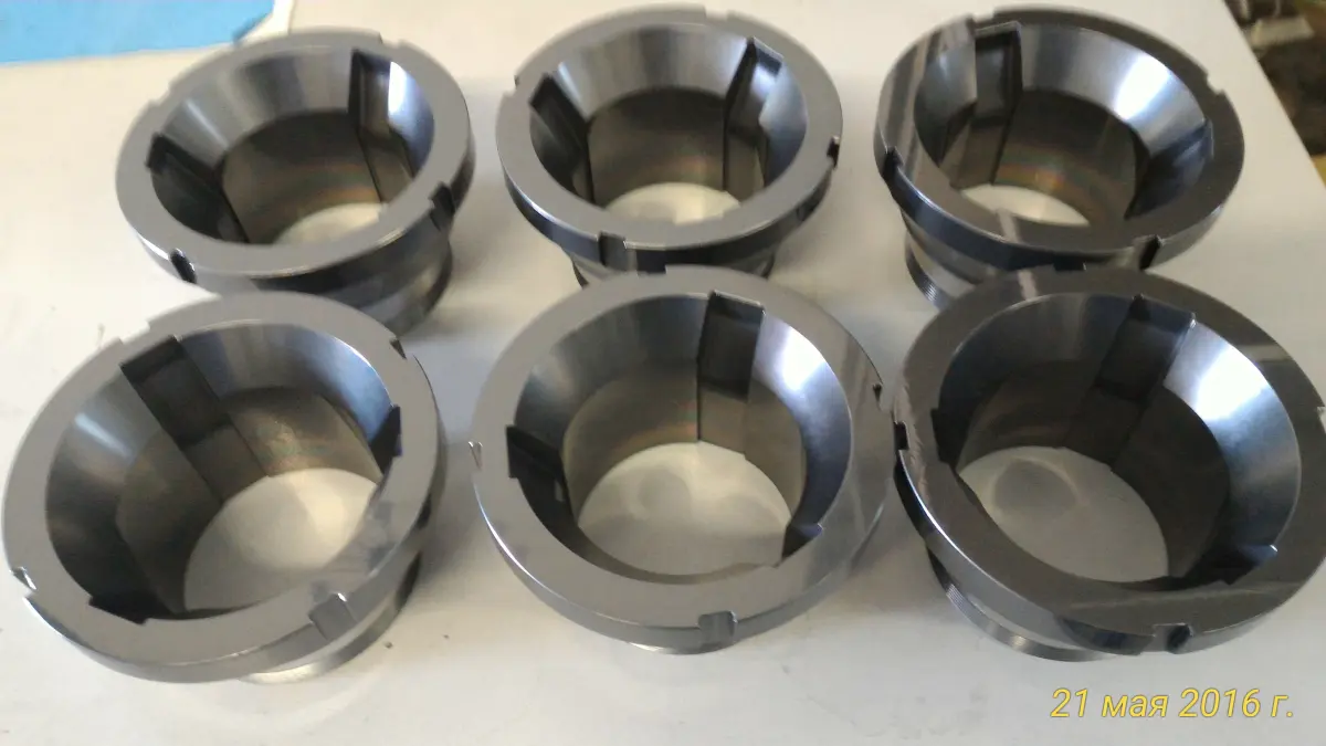 Six steel rings with DLC coating inside